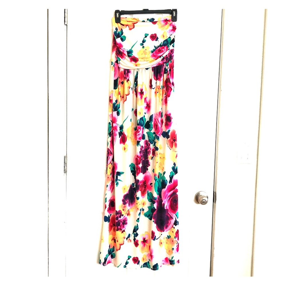 Floral Strapless Maxi Dress with Pockets!